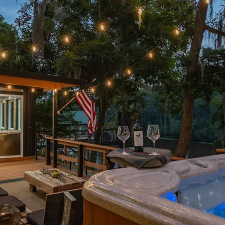 Villa The Whiskey Barrel Waterfront Wkayaks & Hot Tub